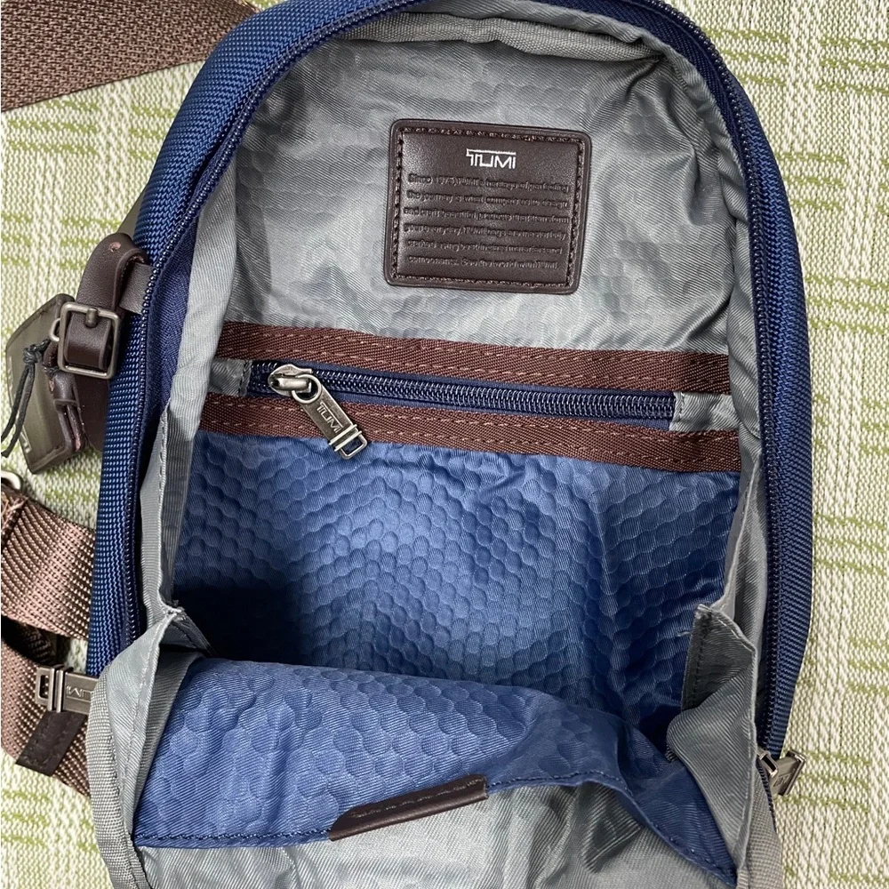 🌺 Tumi Alpha Bravo Compact Shoulder Bag|Chest Pack